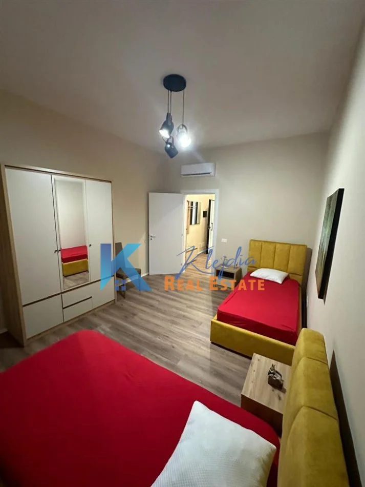 Tirane, jap me qera apartament 2+1+Ballkon Kati 8, 110 m² 70.000 leke (Pazari i Ri)