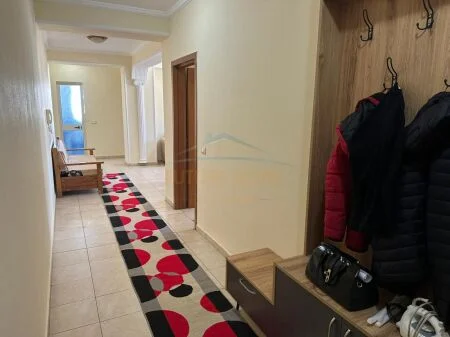 Tirane, jepet me qera apartament 1+1+Ballkon Kati 5, 87 m² 500 € (perballe Ministrise se Jashtme, AREA46814)