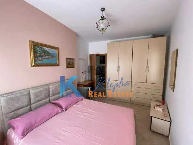 Tirane, jap me qera apartament 2+1+Ballkon Kati 6, 76 m² 600 € (Mine Peza)