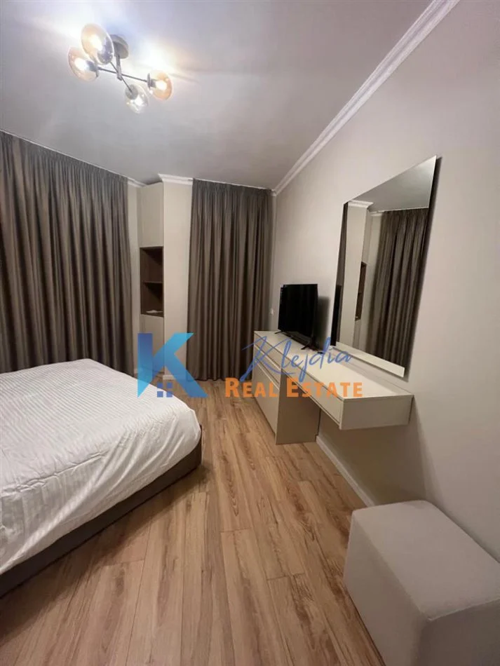 Tirane, jap me qera apartament 1+1+Ballkon Kati 5, 75 m² 750 € (afer Shkolles se Baletit)