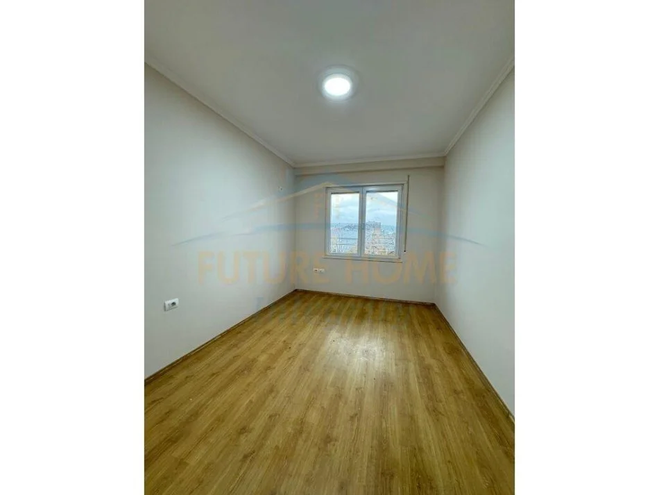 Tirane, shitet apartament 2+1 Kati 1, 115 m² 168.000 € (Kinostudio)