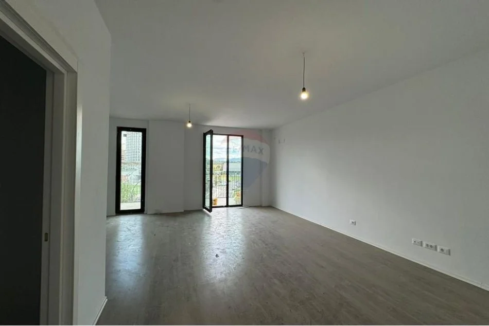 Tirane, jepet me qera apartament 2+1 Kati 3, 151 m² 1.800 € (Kompleksi Dinamo)