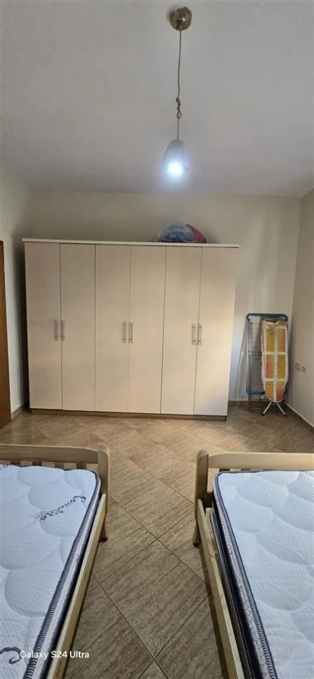 Tirane, jepet me qera apartament 2+1 Kati 5, 115 m²  (Rr. e Kosovareve)