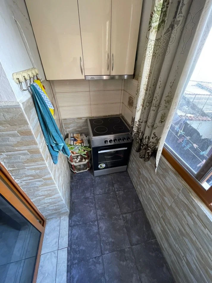 Shqiperi, shes apartament 2+1+Ballkon Kati 2, 89 m² (Rruga Foto Janku)