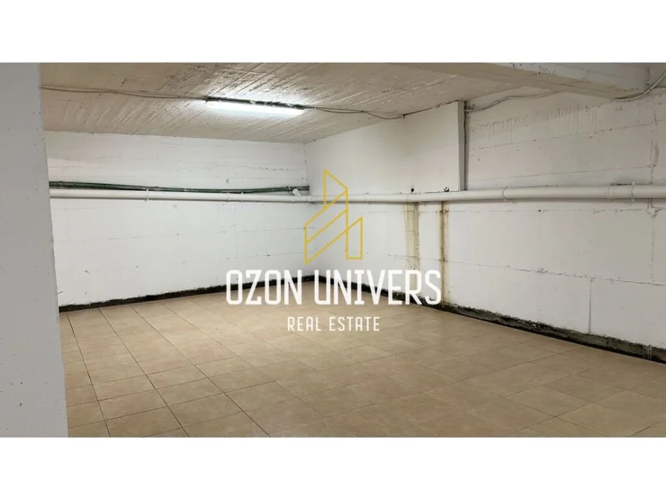 Tirane, shitet lokal Kati 0, 84 m² (Idriz Dollaku)