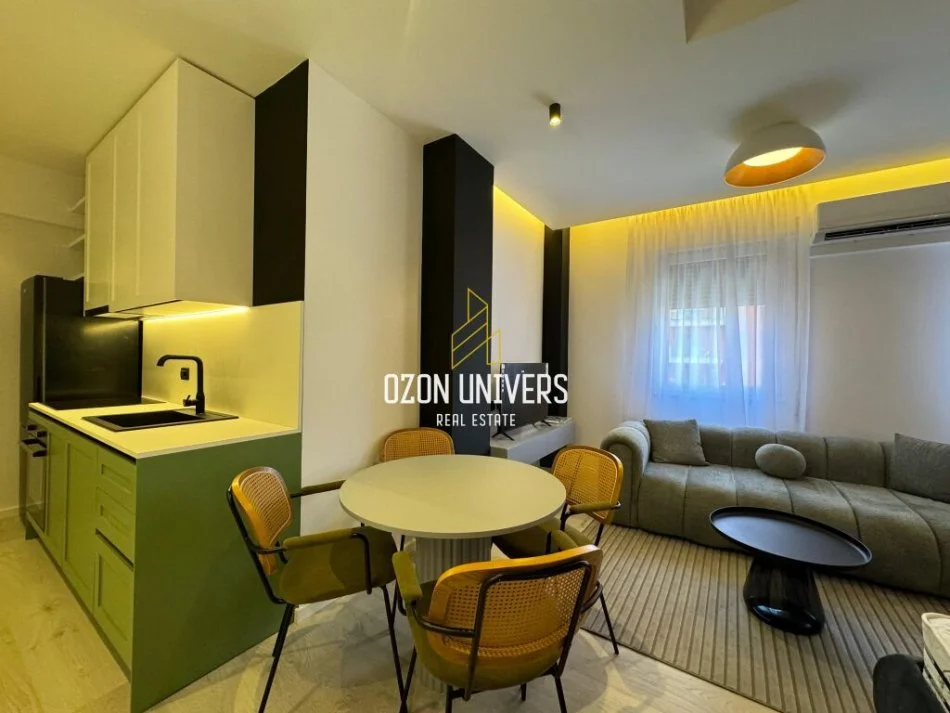 Tirane, jepet me qera garsonier 1+1 Kati 5, 38 m² 500 € (Komuna e Parisit)