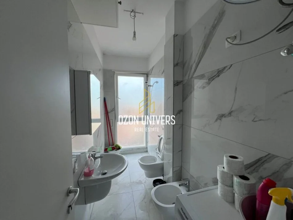 Tirane, jepet me qera apartament 1+1 Kati 6, 55 m² 650 € (Laprake)