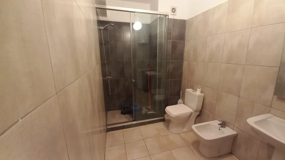 Tirane, shitet apartament 1+1 Kati 5, 70 m² 105.000 € (Afer Hygeas)