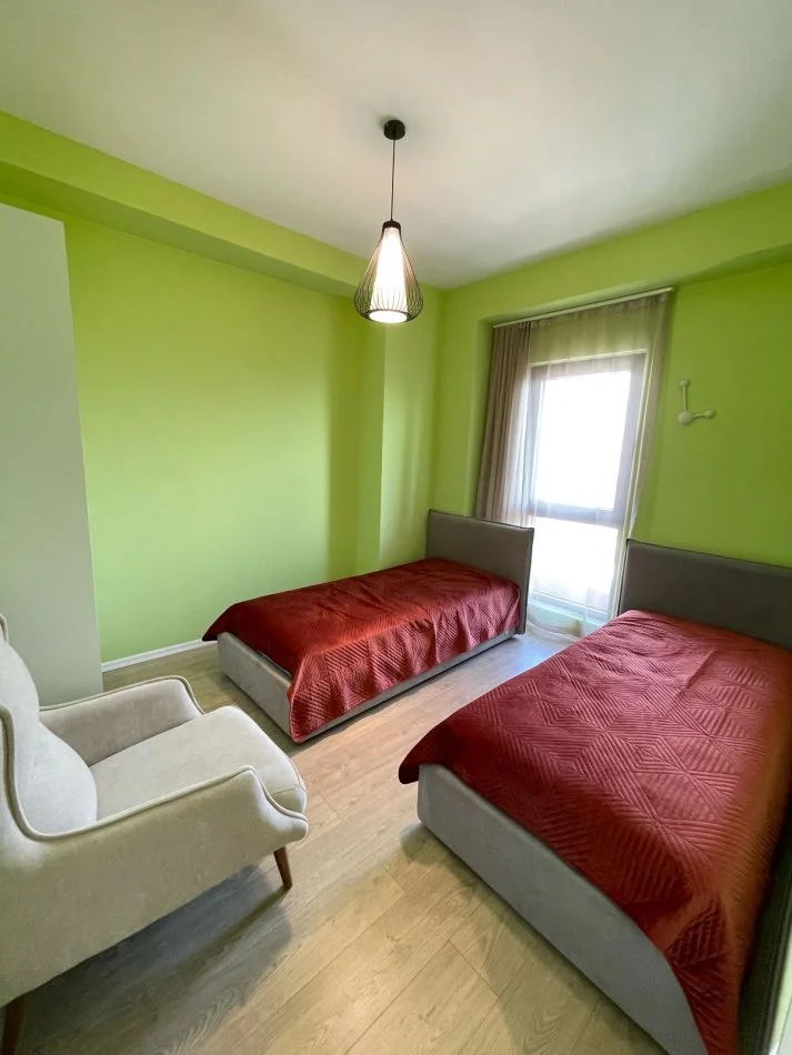 Tirane, jepet me qera apartament 2+1 Kati 15, 110 m² 1.100 € (Rruga e Kavajes)