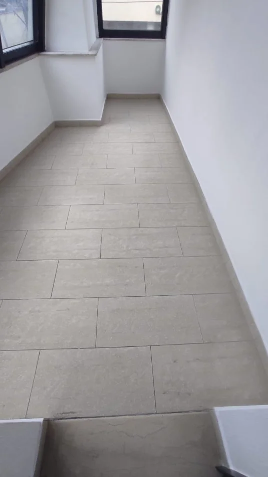 Tirane, jepet me qera zyre Kati 2, 115 m² 1.000 € (Brryli, Rruga Bardhyl)