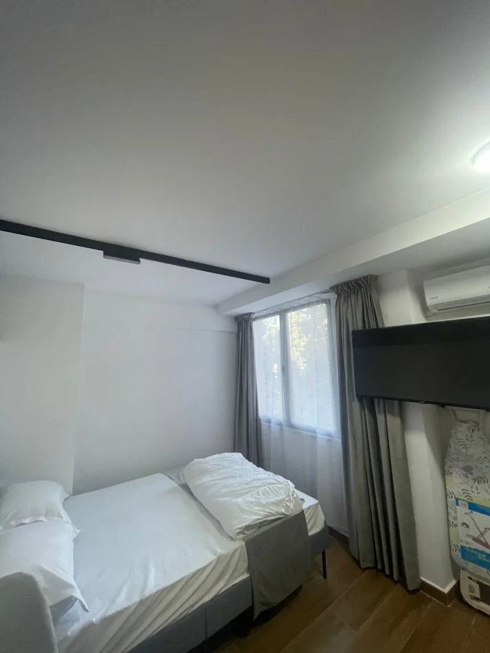 Tirane, shitet apartament 1+1 Kati 1, 100 m² 330.000 € (Sheshi Willson)