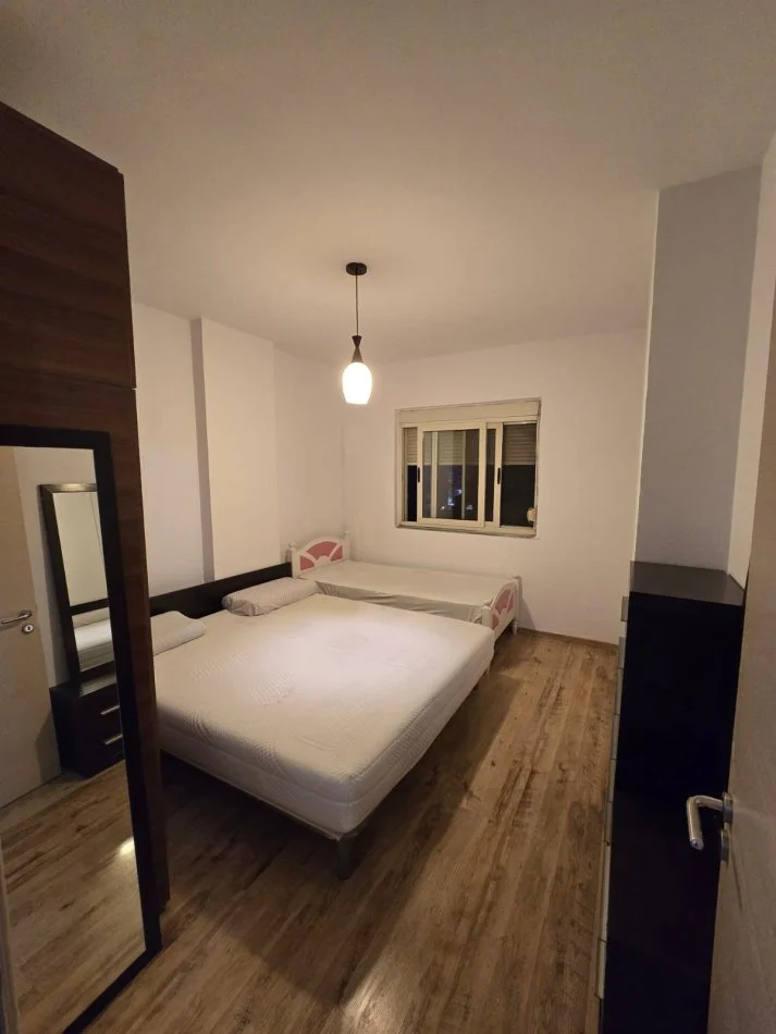 Tirane, shitet apartament 1+1 Kati 5, 72 m² 98.000 € (Astir)