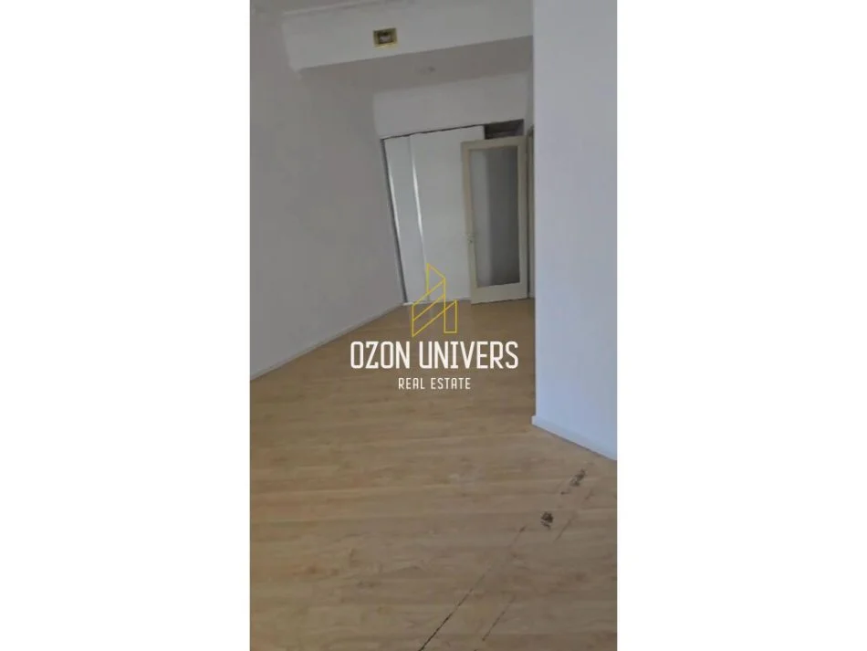Tirane, jepet me qera ambient biznesi Kati 2, 80 m² 1.400 € (Qendër)