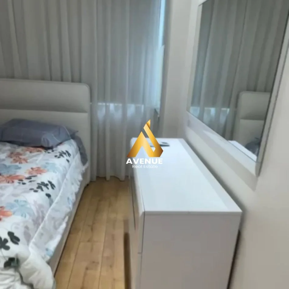 Tirane, jepet me qera apartament 1+1+Ballkon Kati 5, 75 m² 700 € (pjeter budi)