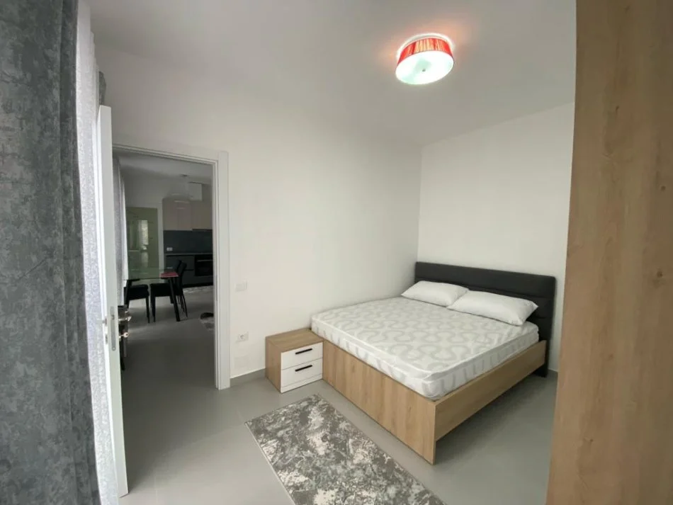 Tirane, jepet me qera apartament 1+1+Ballkon Kati 10, 57 m² 550 € (Farmacia 10)
