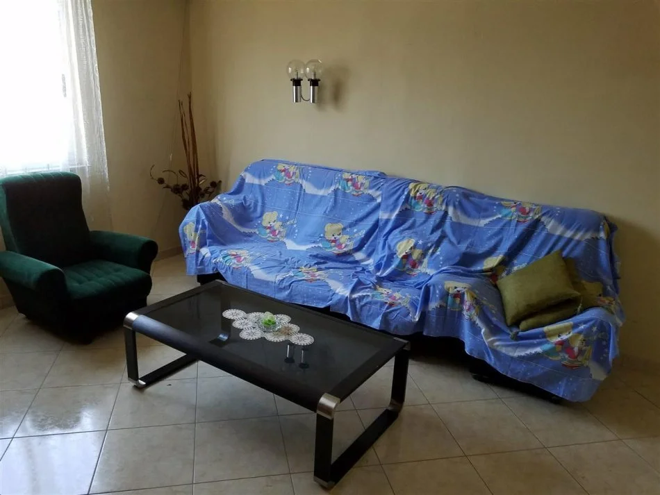 Tirane, jap me qera apartament 2+1+Ballkon Kati 4, 87 m² 400 € (Pazari i Ri)