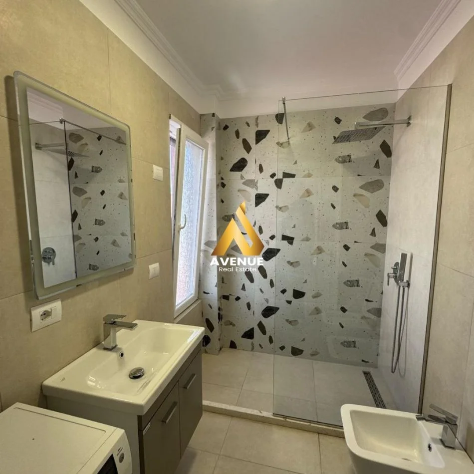 Tirane, jepet me qera apartament 2+1+Ballkon Kati 5, 75 m² 500 € (hamdi pepo)