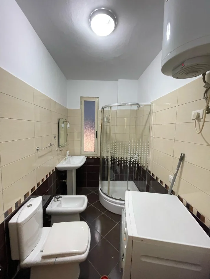 Tirane, shitet apartament 1+1 Kati 2, 85 m² 180.000 € (Kopshti Zoologjik)