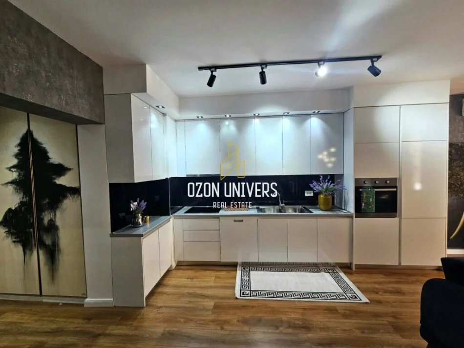 Tirane, jepet me qera apartament 1+1 , 86 m² 750 € (21 Dhjetori)