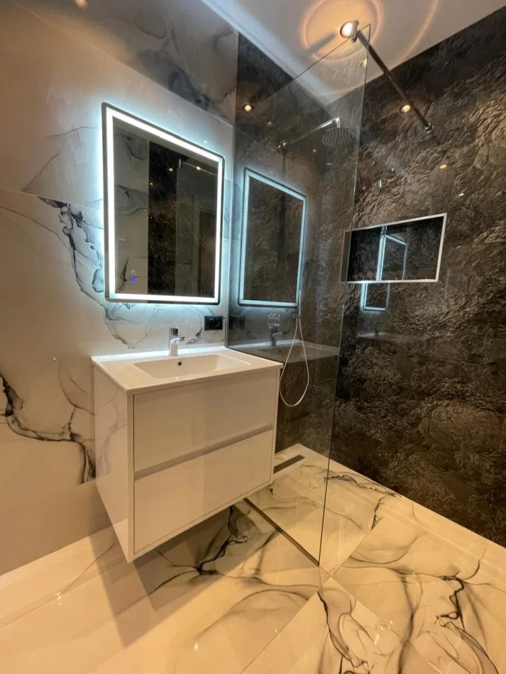 Tirane, jepet me qera apartament 1+1 Kati 8, 70 m² 600 € (Ish Parku)