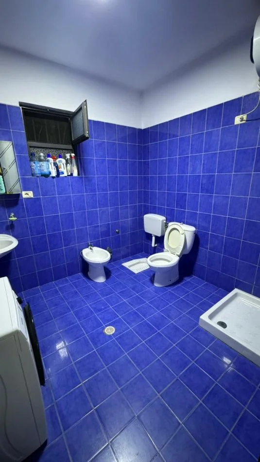 Tirane, jepet me qera apartament 2+1 Kati 1, 75 m² 430 € (Spitali Ushtarak)