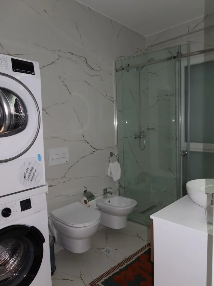 Tirane, jepet me qera apartament 1+1 Kati 2, 58 m² 650 € (Selite)