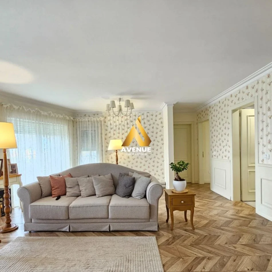 Tirane, jepet me qera apartament 2+1+Ballkon Kati 4, 126 m² 1.000 € (kodra e diellit)