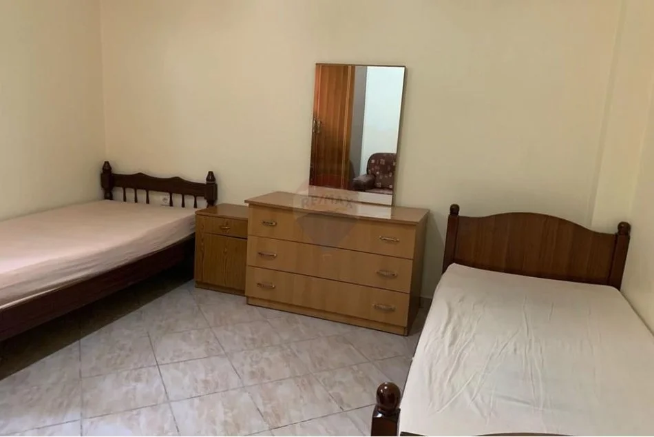 Tirane, jepet me qera apartament 1+1 Kati 4, 60 m² 300 € (Qyteti Studentit)