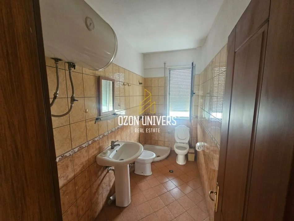 Mali Robit, shitet apartament 1+1+Ballkon Kati 3, 65 m² 75.900 € (Mali i Robit, Golem)