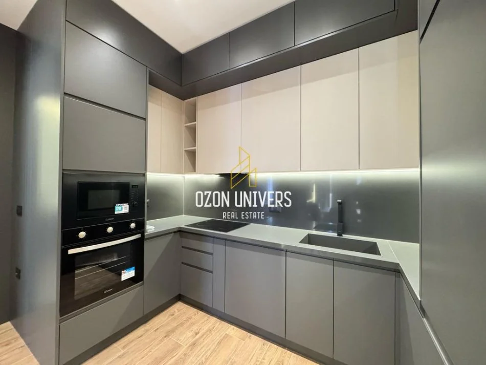 Tirane, jepet me qera apartament 1+1+Ballkon Kati 3, 74 m² 900€ (Kompleksi Delijorgji, Rruga e Kavajës)