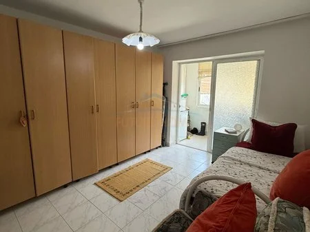Tirane, jepet me qera apartament 3+1+Ballkon Kati 2, 91 m² 550 € (Qera, Apartament 3+1, Xhamllik, Tiranë. AREA50915)