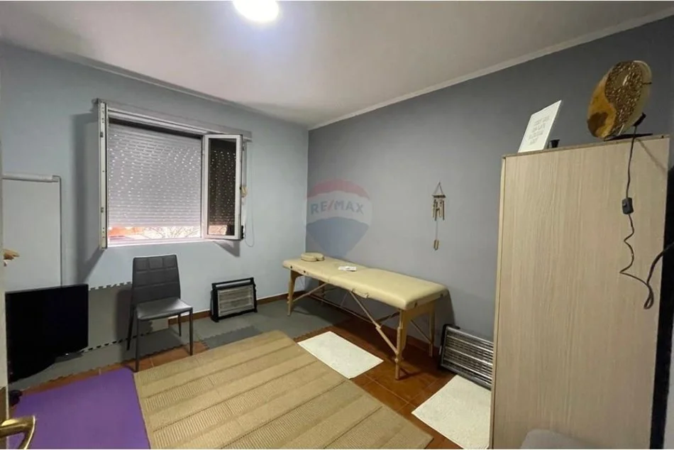 Tirane, jepet me qera apartament 1+1 Kati 1, 54 m² 550 € (Ali Demi)