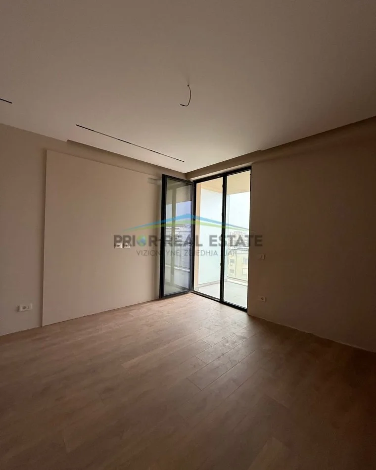 Tirane, jepet me qera apartament 2+1+Ballkon Kati 5, 104 m² 1.500 € (Mine Peza)