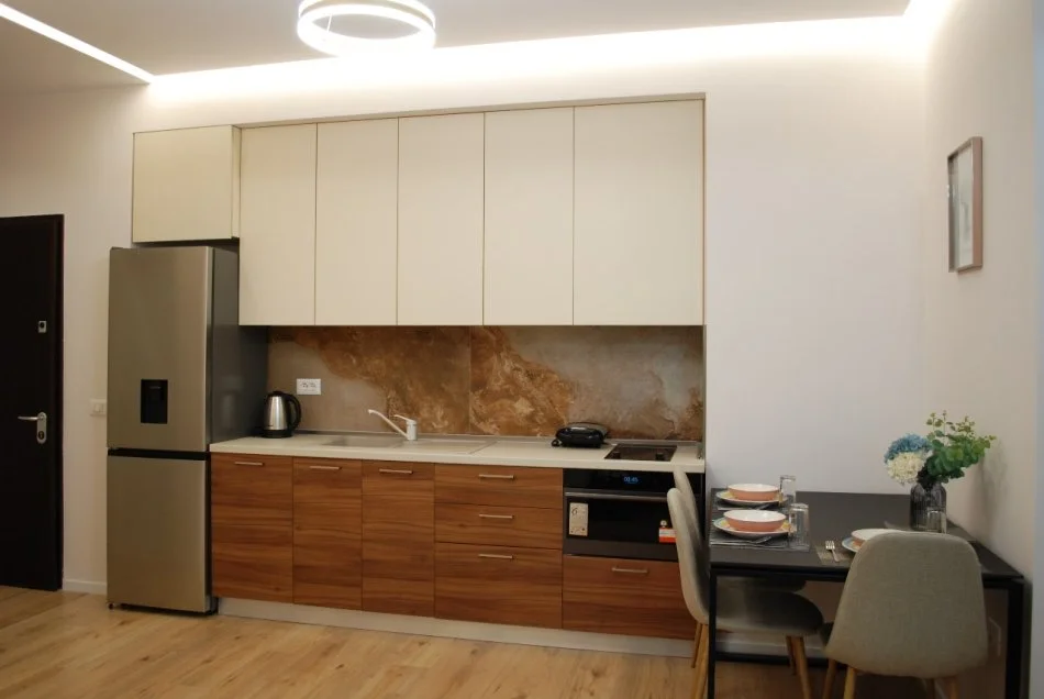 Tirane, jepet me qera apartament 1+1 Kati 5, 70 m² 1.500 € (Rruga e Kosovareve)