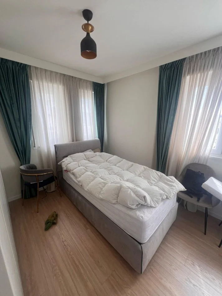 Tirane, jepet me qera apartament 2+1 Kati 5, 110 m² 950 € (Qender)
