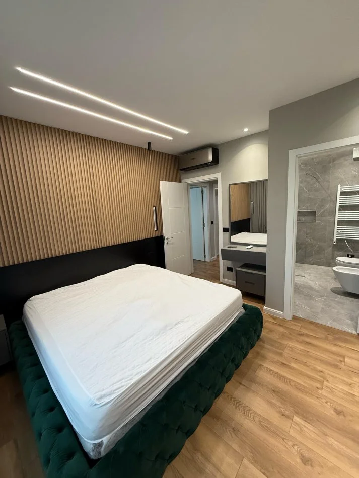 Tirane, jepet me qera apartament 2+1 Kati 2, 130 m² 1.600 € (TEG)