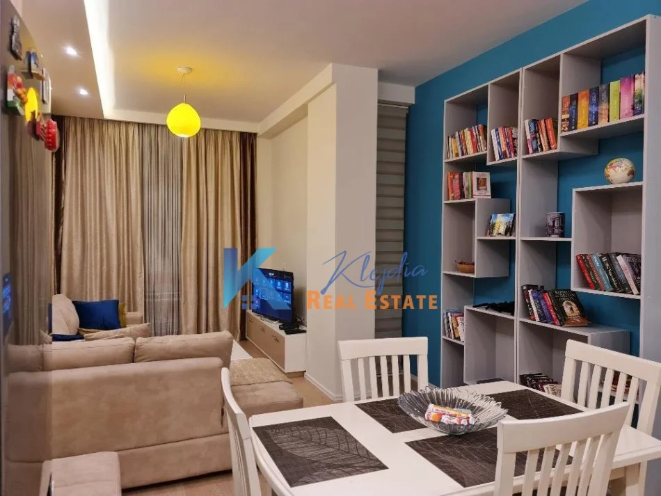 Tirane, jap me qera apartament 1+1+Ballkon Kati 7, 60 m² 650 € (Komuna e Parisit, Kika 2)
