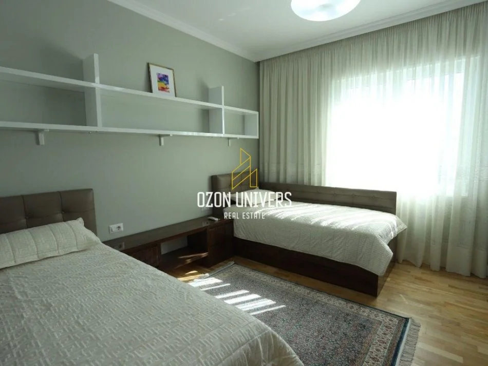 Tirane, jepet me qera apartament 2+1+Ballkon Kati 1, 129 m² 1.400 € (Rezidencë në TEG)