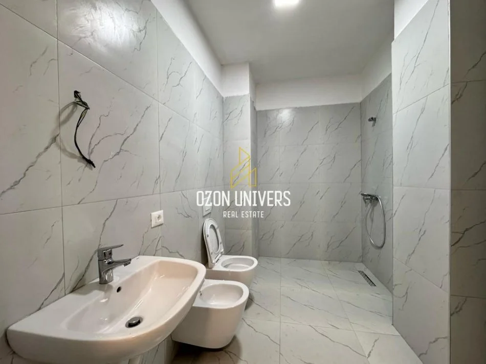 Tirane, jepet me qera apartament 1+1+Ballkon Kati 7, 50 m² 600 € (Myslym Shyr)