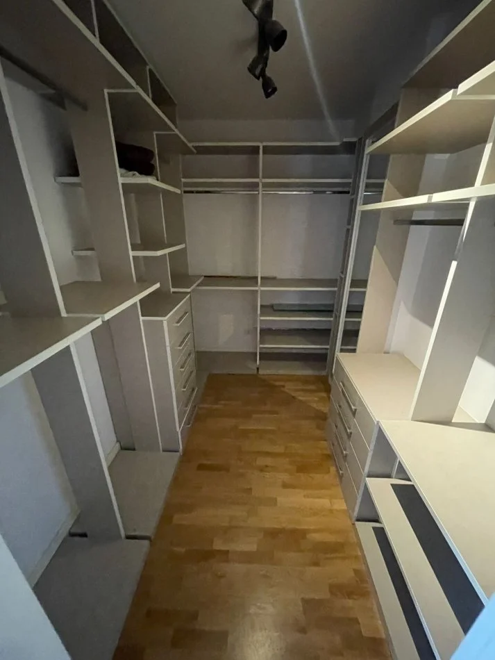 Tirane, jepet me qera apartament 3+1 Kati 3, 133 m² 1.000 € (Kodra e Dielli 2)