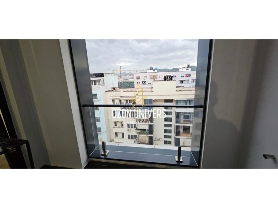 Tirane, jepet me qera apartament 1+1 Kati 8, 70 m² 600 € (Square21, Rruga E Kavajes)