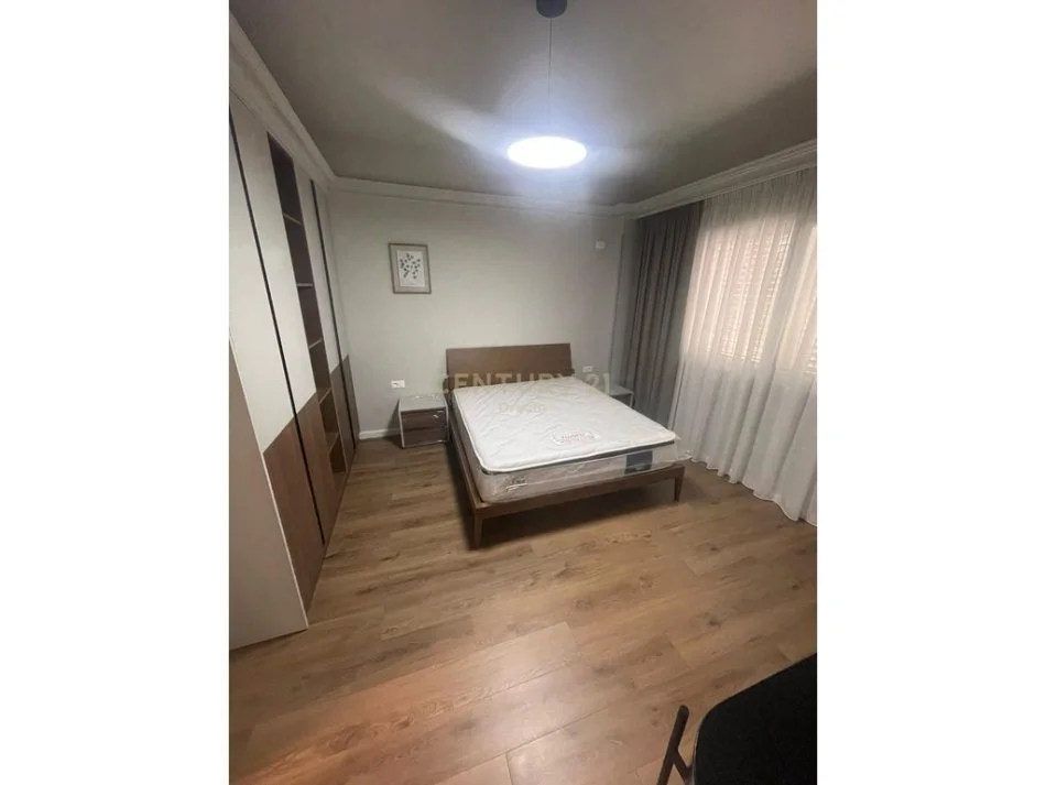 Tirane, jepet me qera apartament 2+1 Kati 1, 113 m² 600 € (Kodra e Priftit)