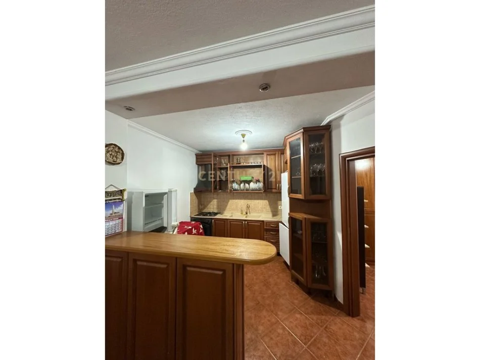 Tirane, jepet me qera apartament 2+1 Kati 9, 95 m² 430 € (Porcelan perballe TV Klan)