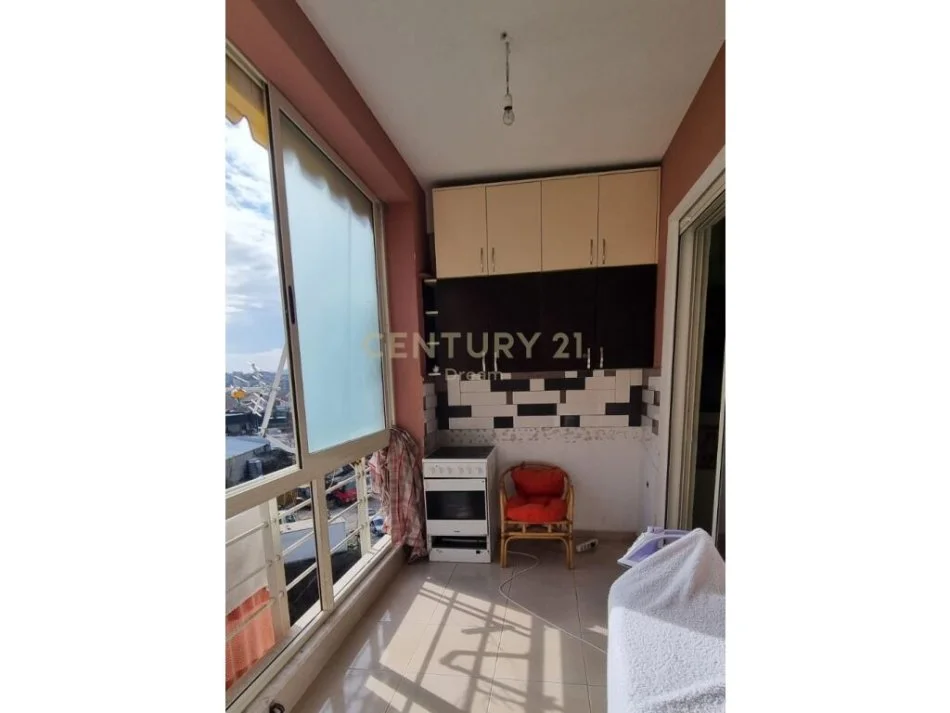 Tirane, shitet apartament 1+1 Kati 5, 71 m² 90.000 € (FRESKU)