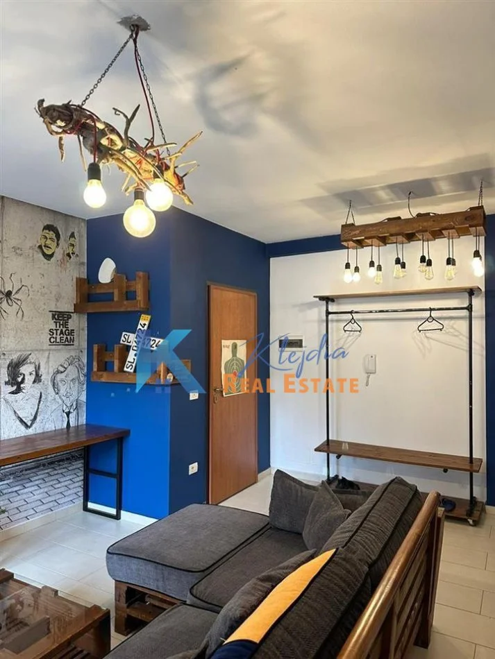 Tirane, jap me qera apartament 1+1+Ballkon Kati 2, 64 m² 600 € (afer Liqenit te Thate)