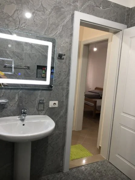 Tirane, jepet me qera apartament 2+1 Kati 6, 96 m² 400 € (Rruga e Dajtit, Fresk)