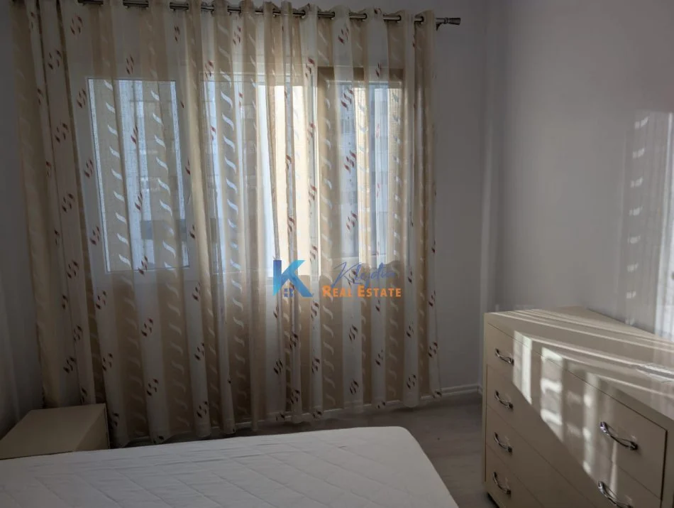 Tirane, jap me qera apartament 2+1+Ballkon Kati 2, 96 m²