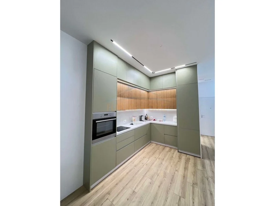 Tirane, jepet me qera apartament 2+1+Aneks+Ballkon Kati 5, 110 m² 800 € (kopshti botanik)