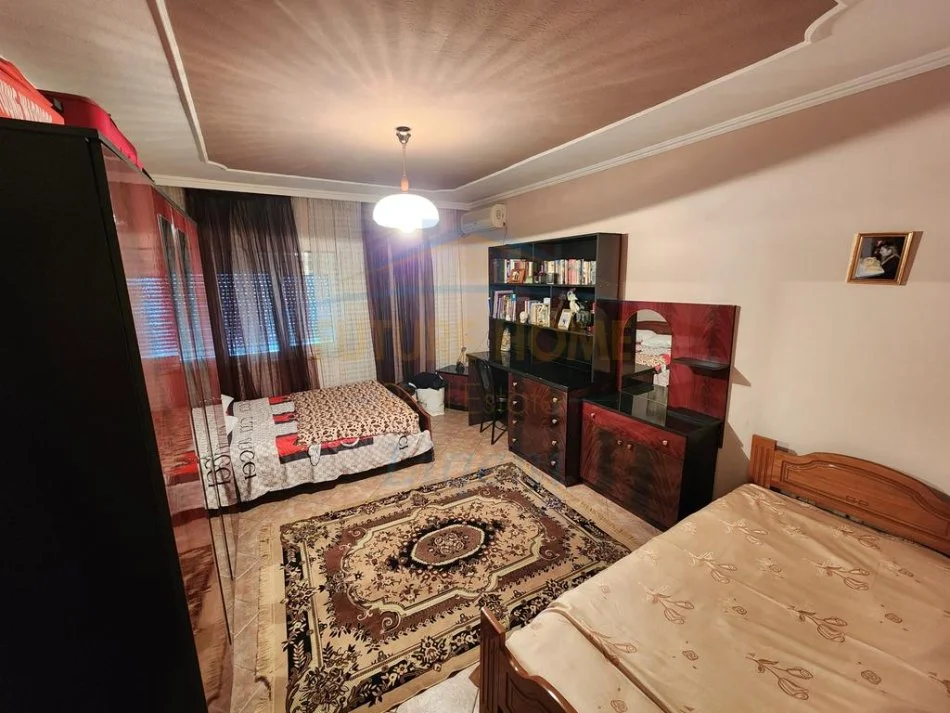 Tirane, shitet apartament 3+1+Aneks+Ballkon Kati 7, 164 m² 330.000 € (komuna e parisit)