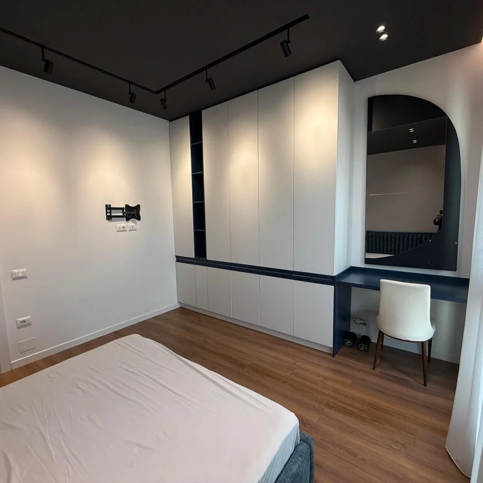 Tirane, jepet me qera apartament 1+1 Kati 6, 70 m² 800 € (Kompleksi Square 21)